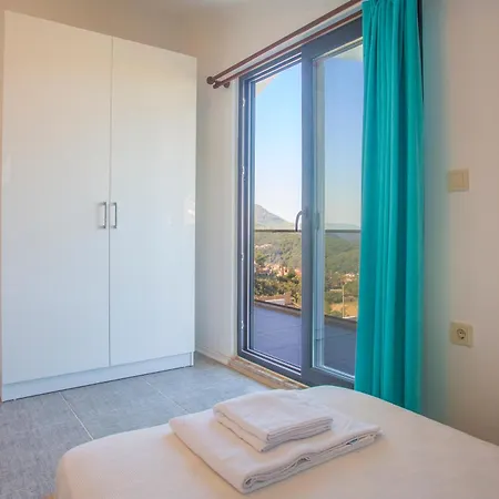 Celebrity E Βίλα