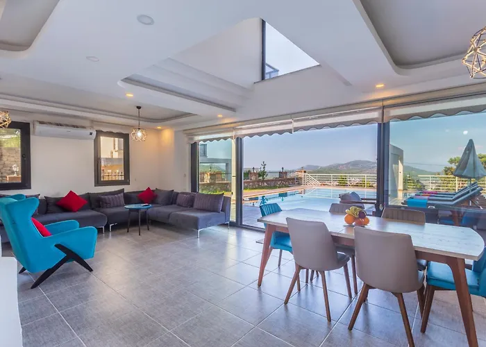 Celebrity E פאטהיה